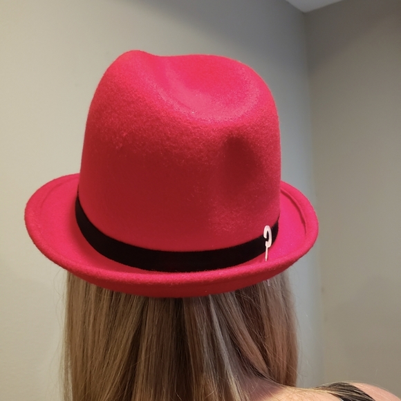 Red 100% Wool Fidora - Picture 3 of 8